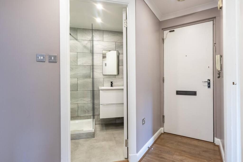 ** Modern Merchant City 1 Bed Apartment With Free Parking ** Glasgow Exterior photo
